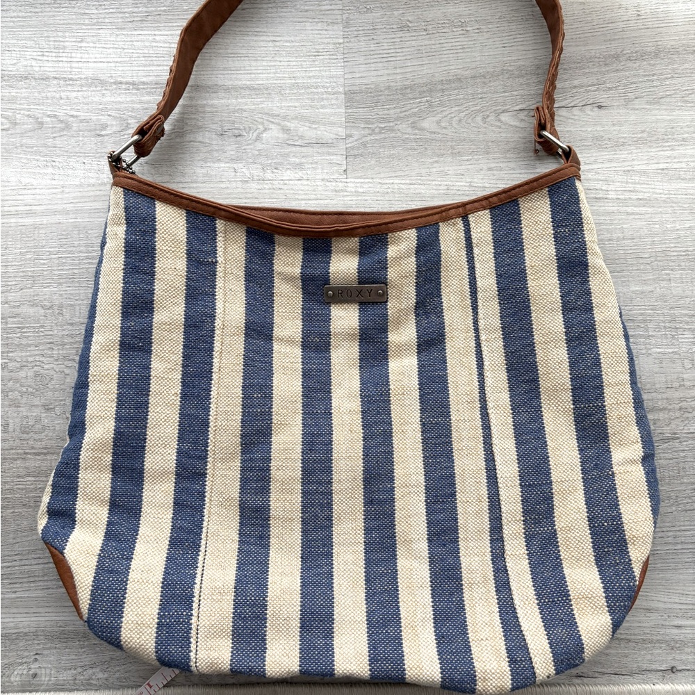 Rare Y2K Style Roxy Blue and Cream Striped Women's Hobo Shoulder Bag